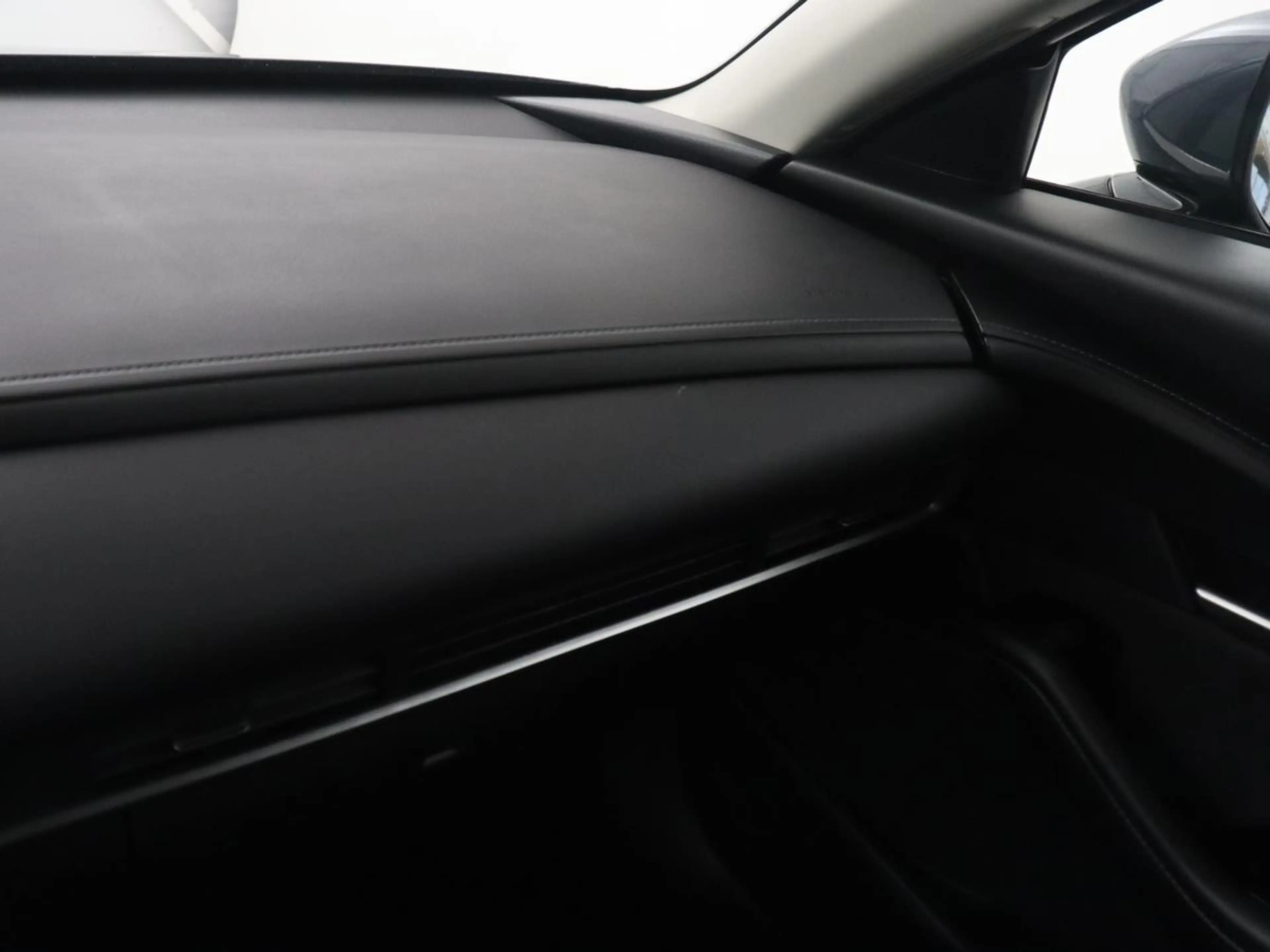 Mazda CX-30 2.0 e-SkyActiv-G M Hybrid — photo 22
