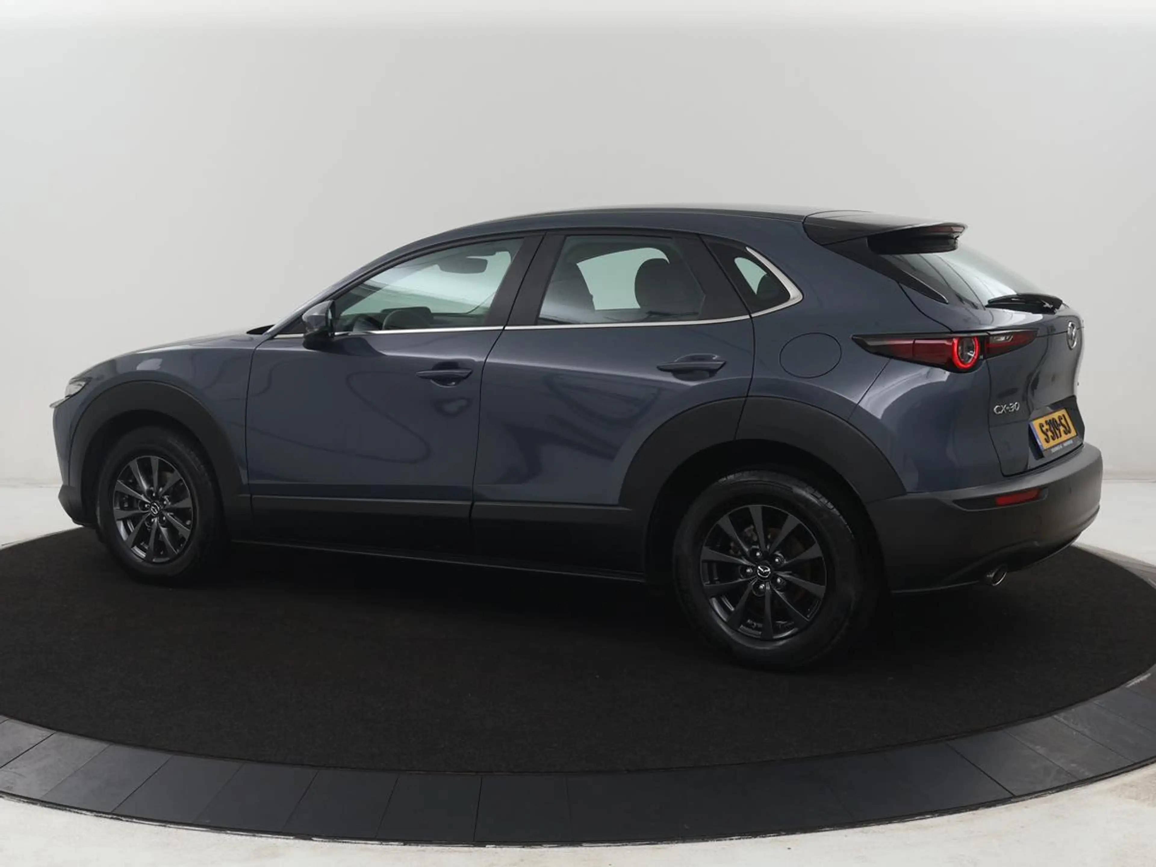Mazda CX-30 2.0 e-SkyActiv-G M Hybrid — photo 2