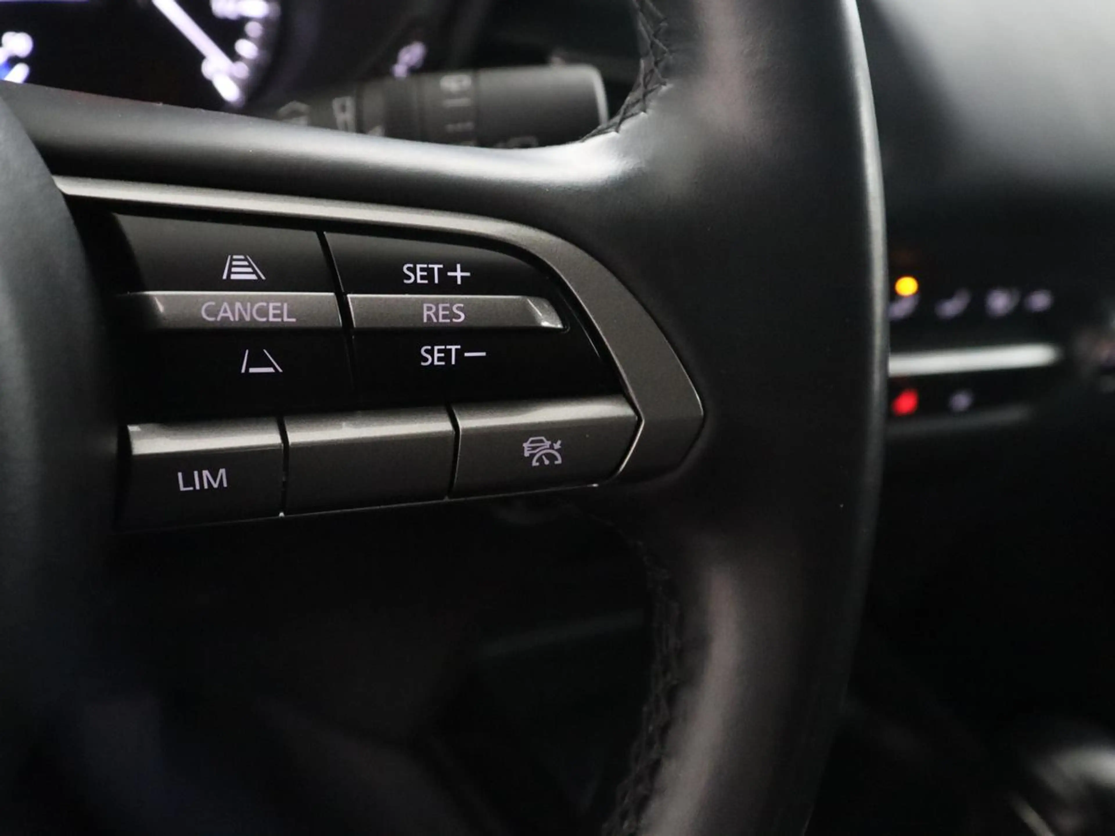 Mazda CX-30 2.0 e-SkyActiv-G M Hybrid — photo 13