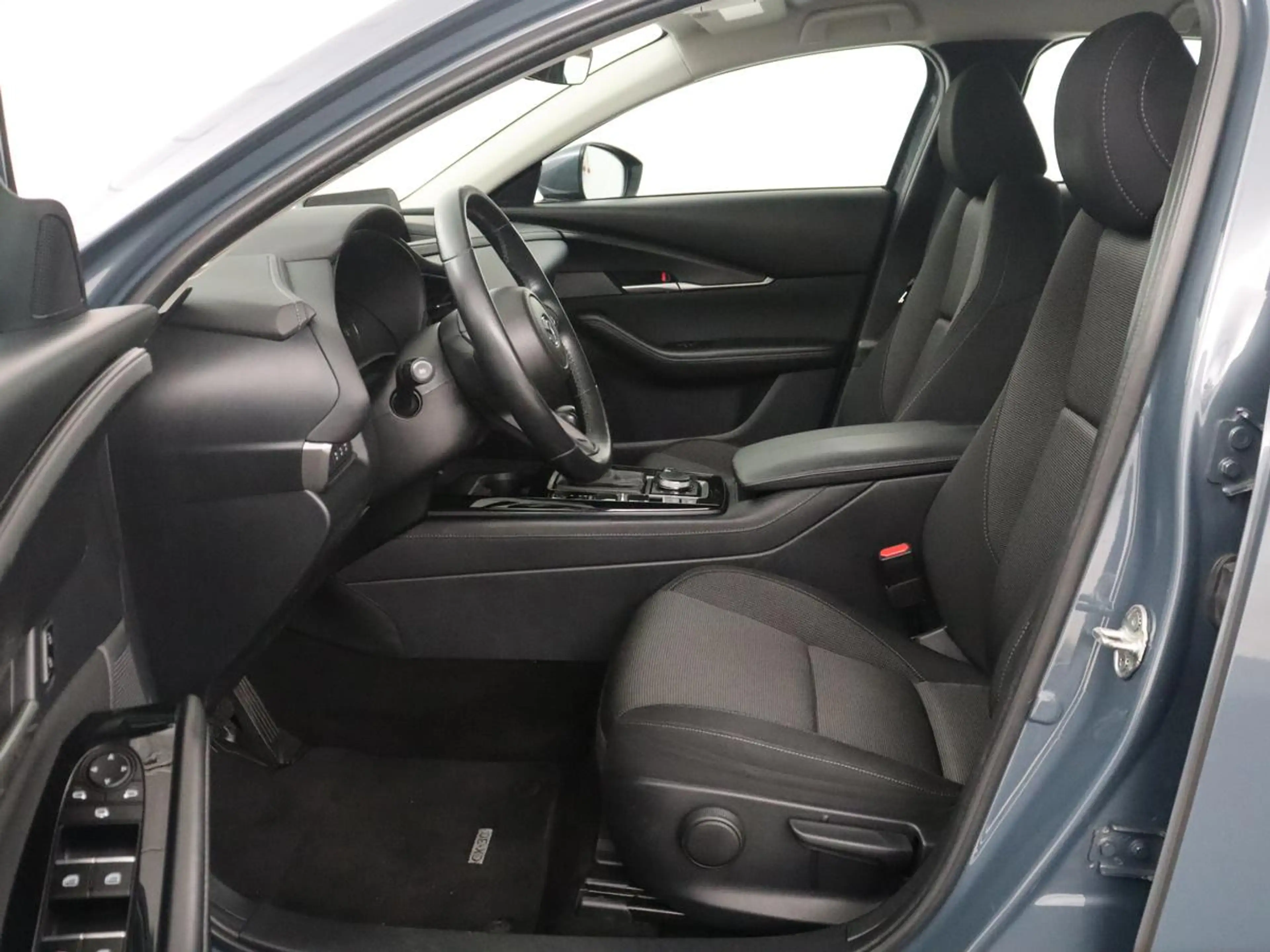 Mazda CX-30 2.0 e-SkyActiv-G M Hybrid — photo 4