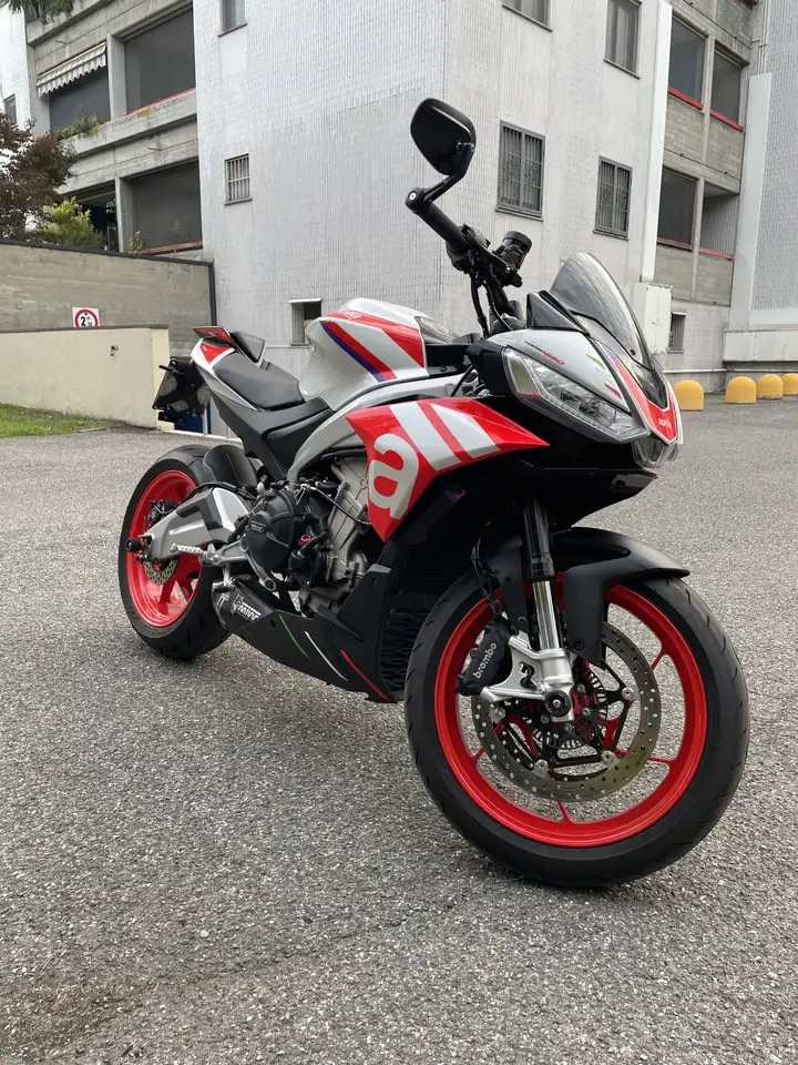 Aprilia Tuono