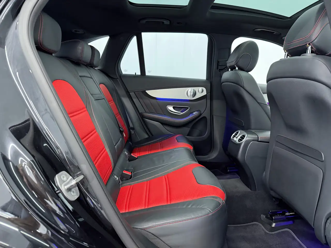 Mercedes-Benz GLC снимка Mercedes-Benz GLC