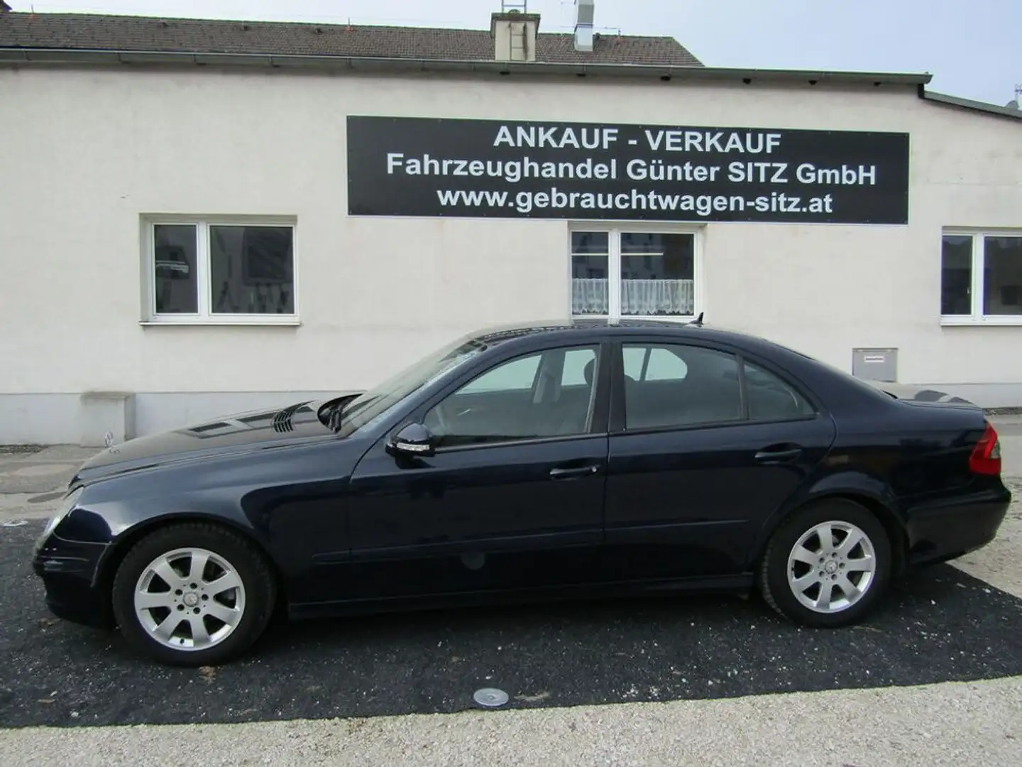 Mercedes-Benz E 200 CDI (211.007) Blau - 2