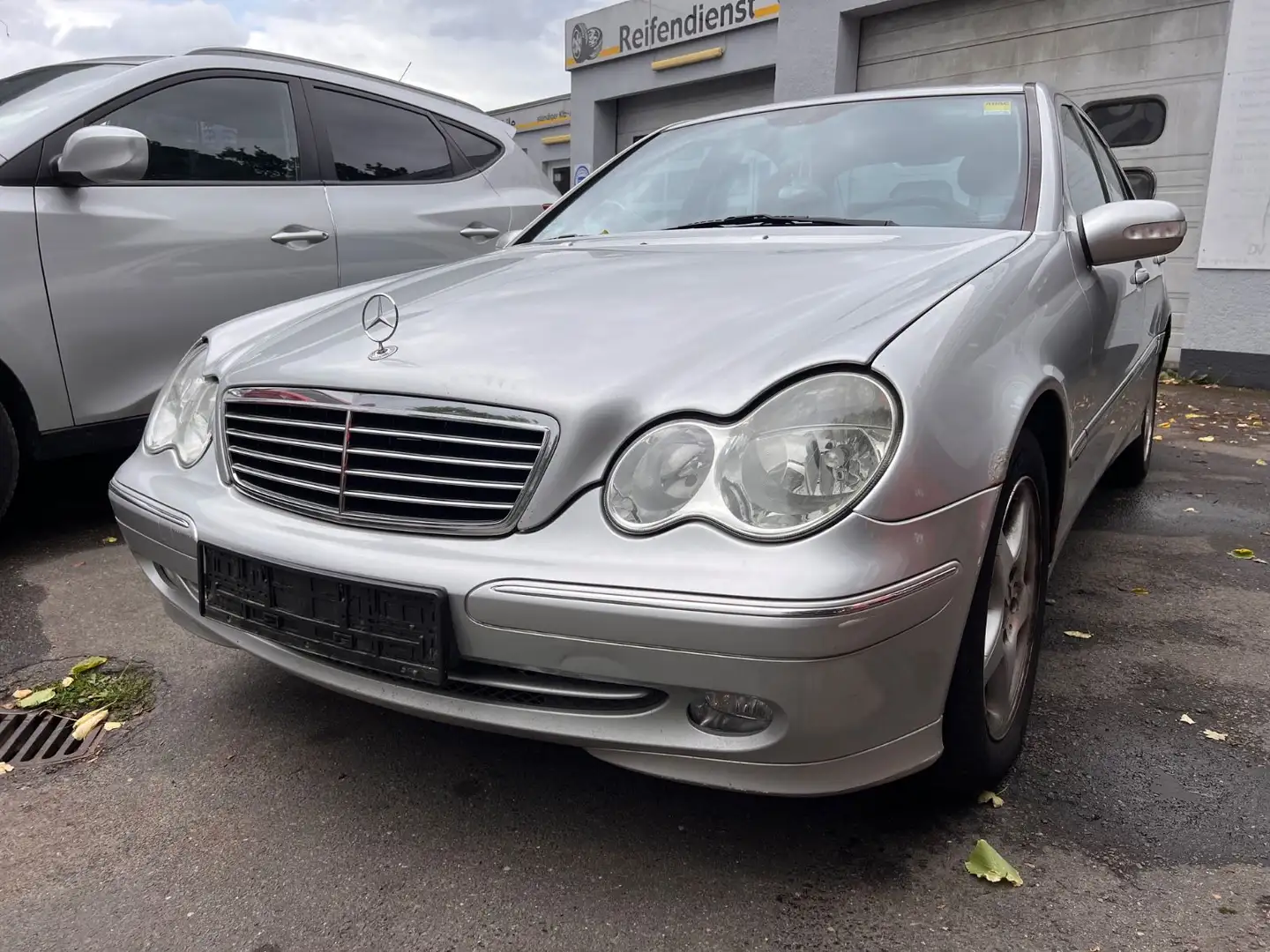 Mercedes-Benz C 320 C -Klasse Lim. C 320 4Matic*HU 01/2025* Plateado - 1