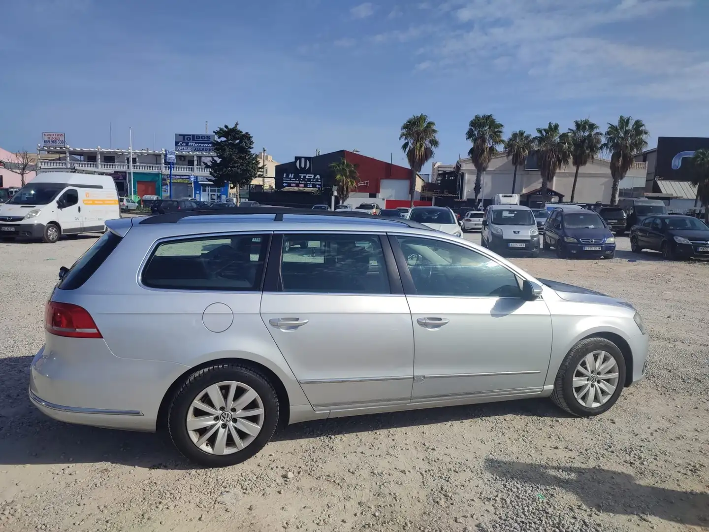 Volkswagen Passat Variant 2.0 Blue TDI SCR Exclusive - 2