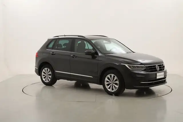 Volkswagen Tiguan view 7