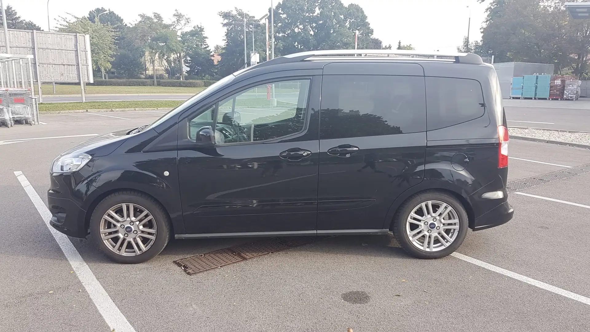 Ford Tourneo Courier 1,0 EcoBoost Ambiente - 1