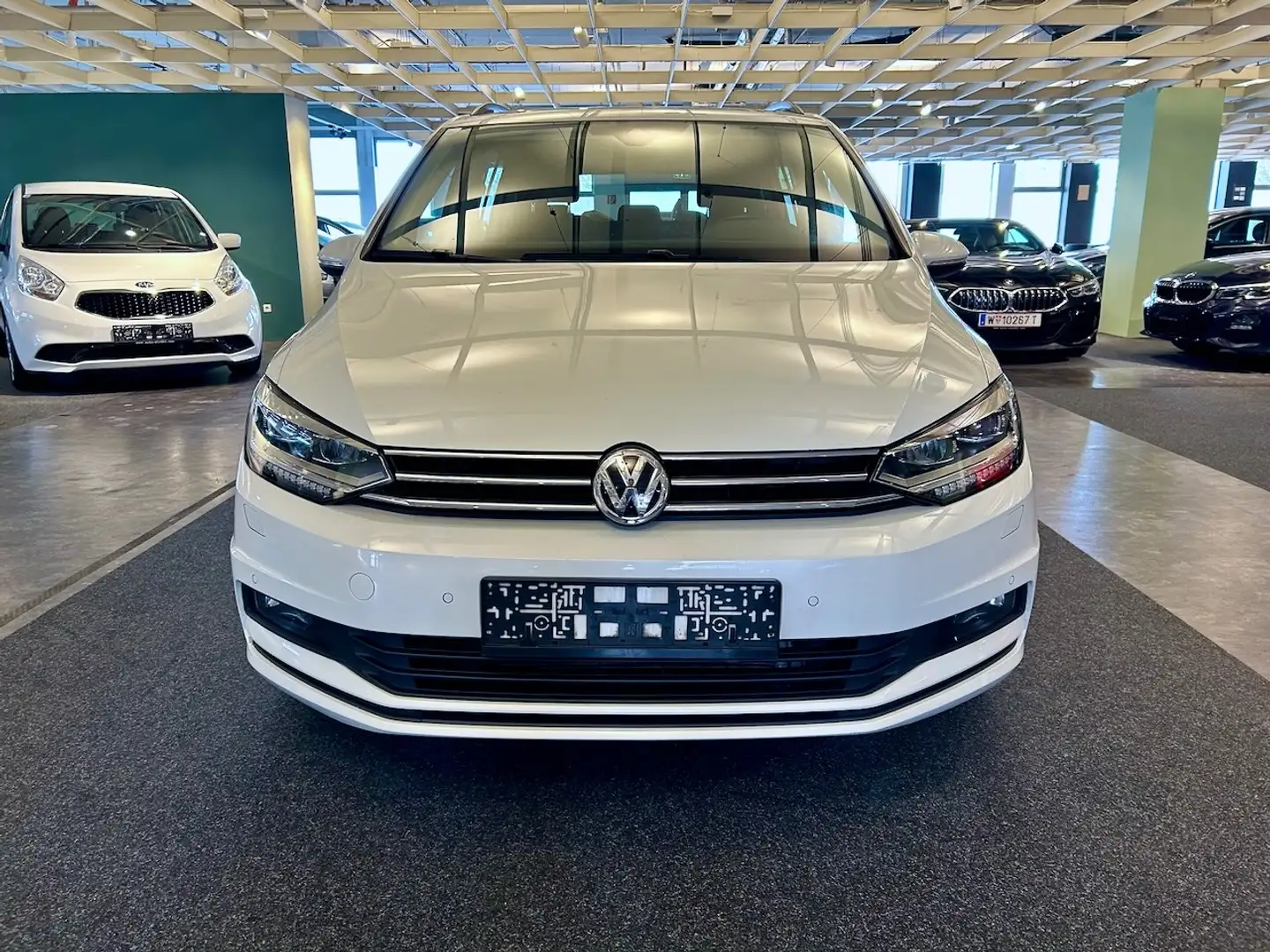 Volkswagen Touran Touran Sky 2,0 TDI DSG *Massage/Panorama* Weiß - 2