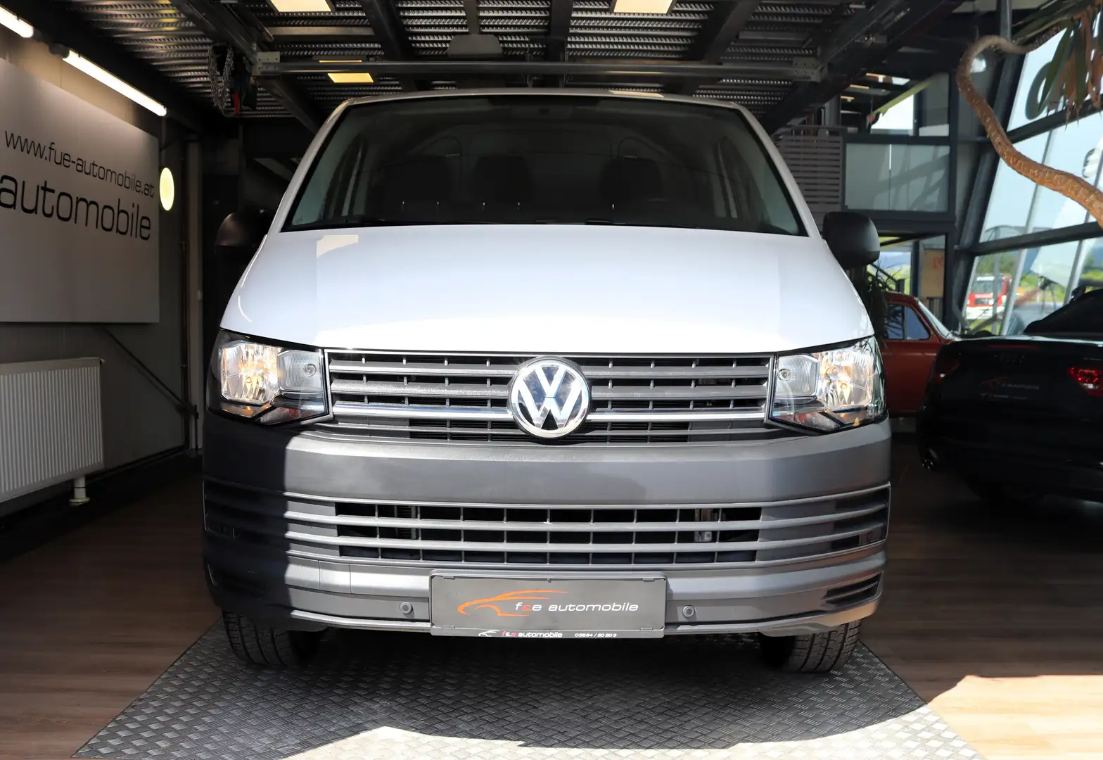 Volkswagen T6 Transporter 2,0 TDI Kasten EcoProfi Weiß - 2