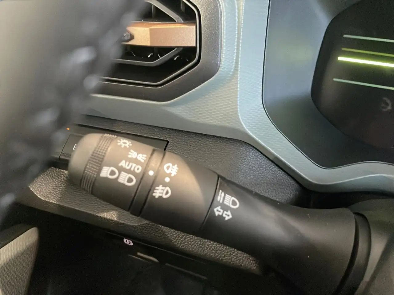 Dacia Duster Hybrid 140 Extreme+ Bluetooth Navi LED 15