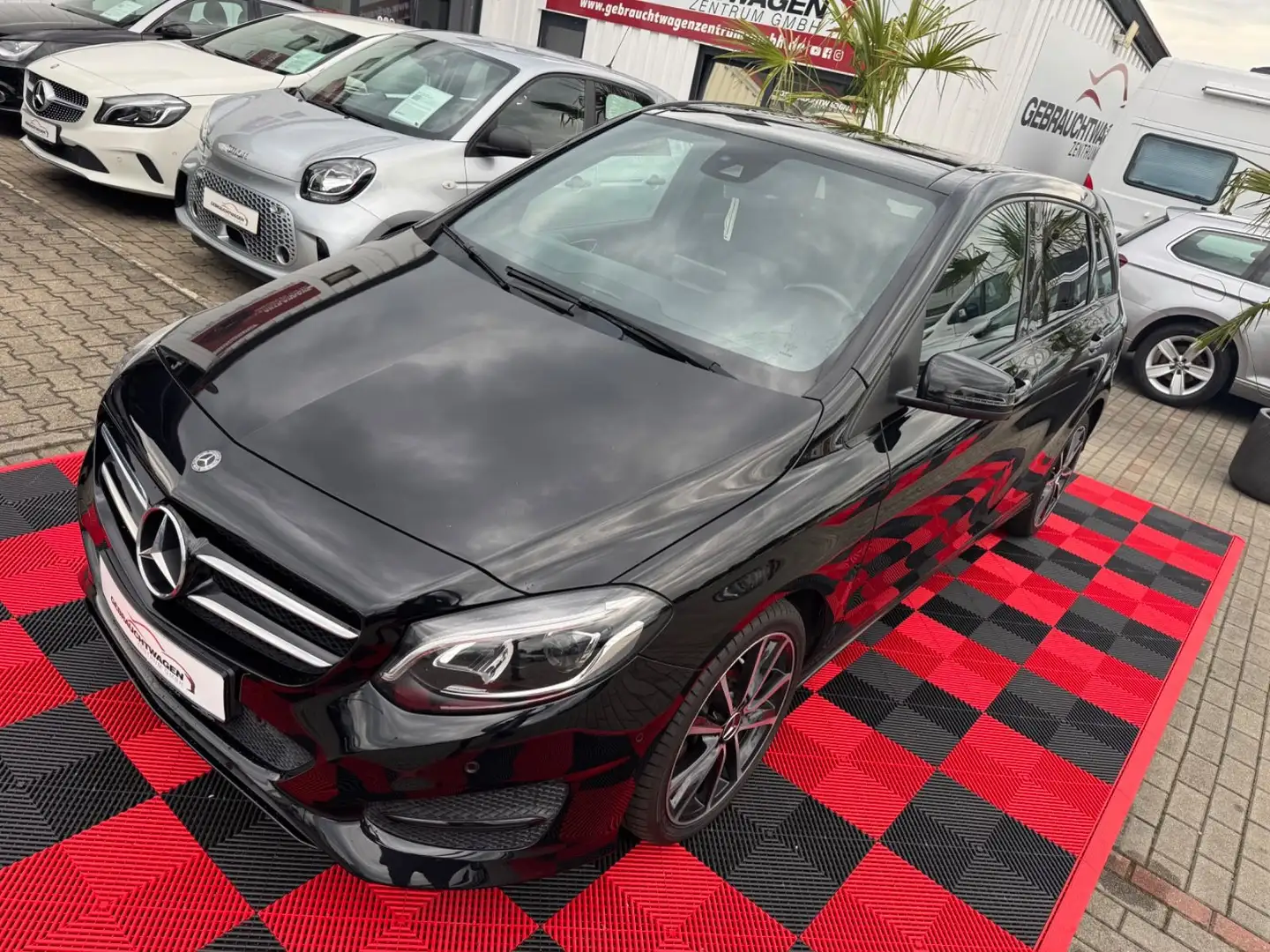 Mercedes-Benz B 220 CDI *Led*Kamera*Panorama*AHK*Standheizung Schwarz - 2