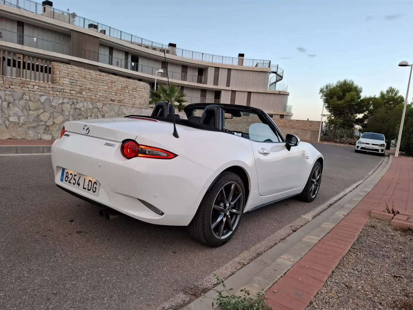 Mazda MX-5 ST 2.0 Skyactiv-G i-Stop i-Eloop Zenith - 2