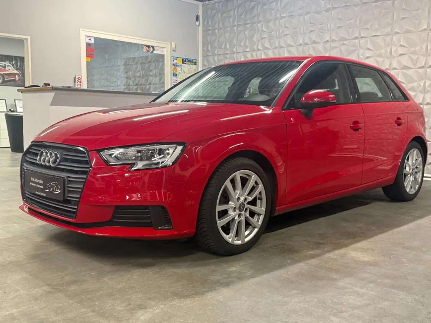 Audi A3 Sportback SPORT*2-ZONEN-KLIMA*PDC Rot - 2