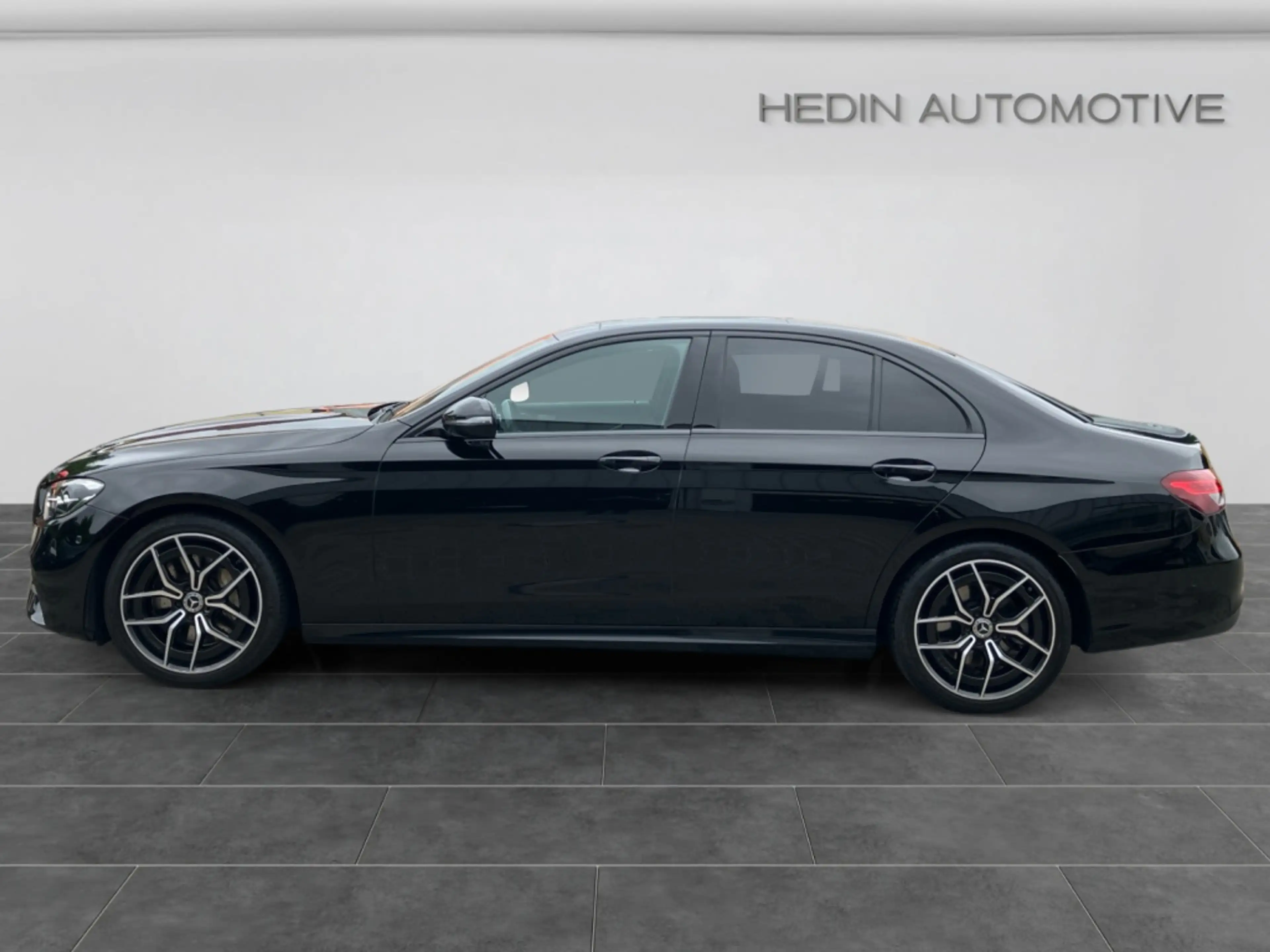 Mercedes-Benz E 400 d 4M AMG|NIGHT|PANO|LEDER|KAM|TW|SPIEGEL-P — photo 3