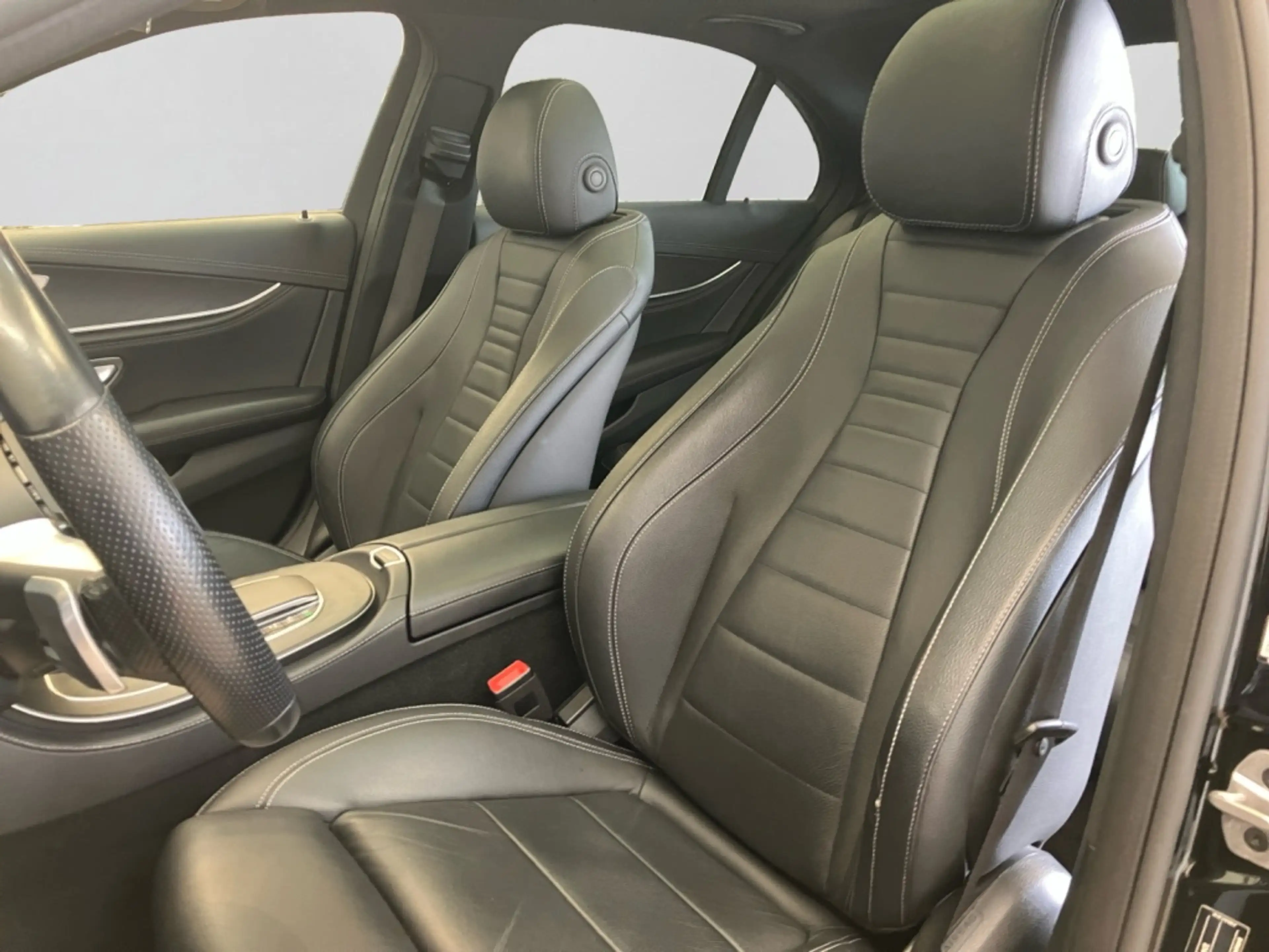 Mercedes-Benz E 400 d 4M AMG|NIGHT|PANO|LEDER|KAM|TW|SPIEGEL-P — photo 10