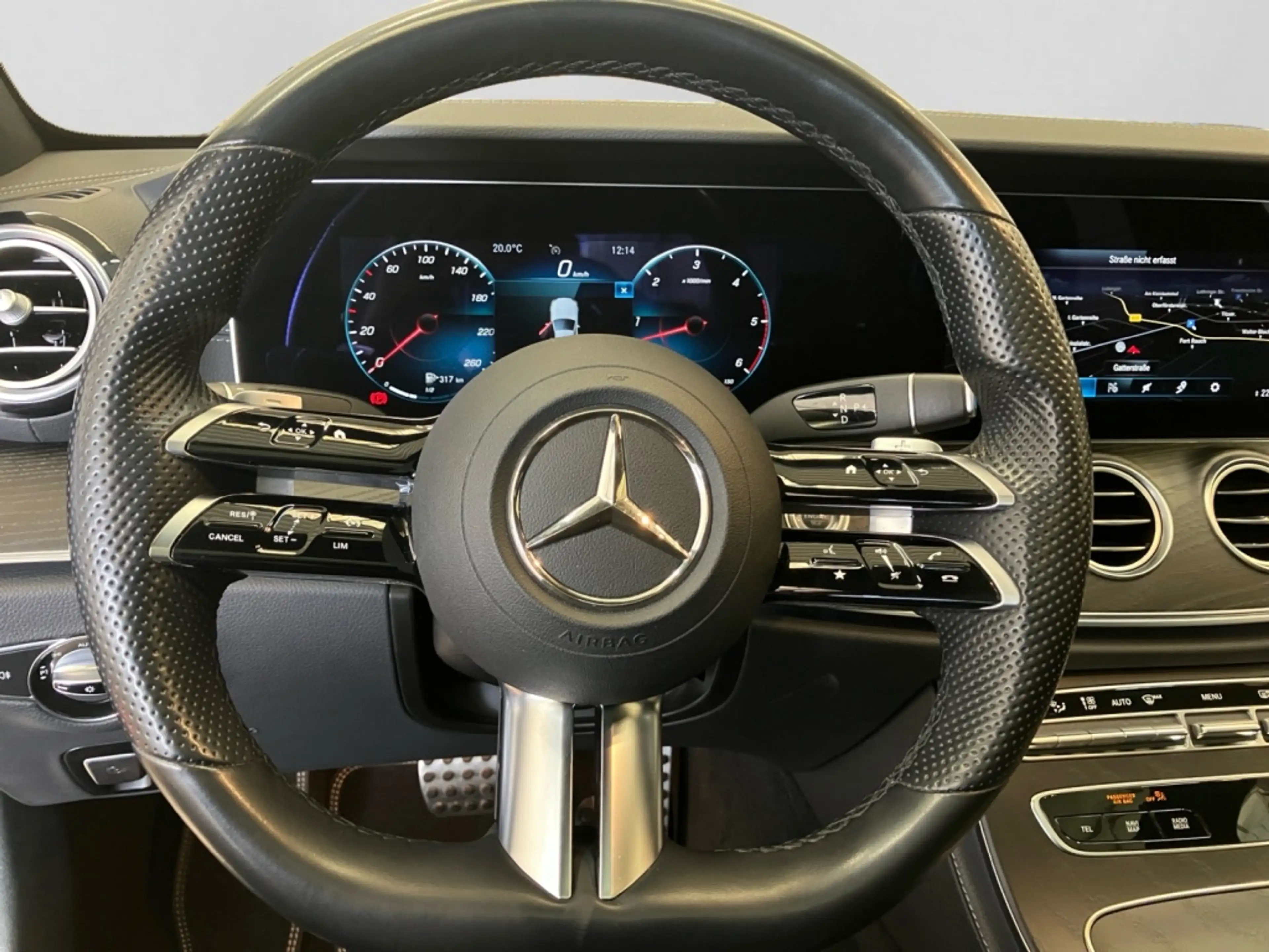 Mercedes-Benz E 400 d 4M AMG|NIGHT|PANO|LEDER|KAM|TW|SPIEGEL-P — photo 13
