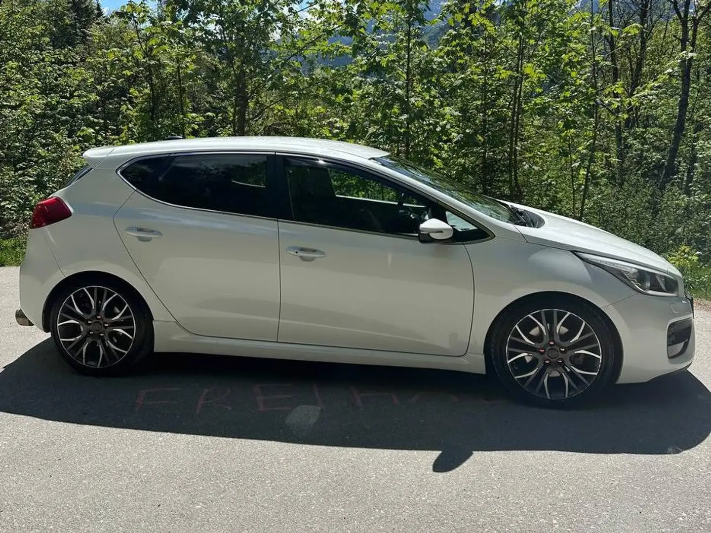 Kia Ceed / cee'd cee'd GT 1,6 TGDI GT Weiß - 2