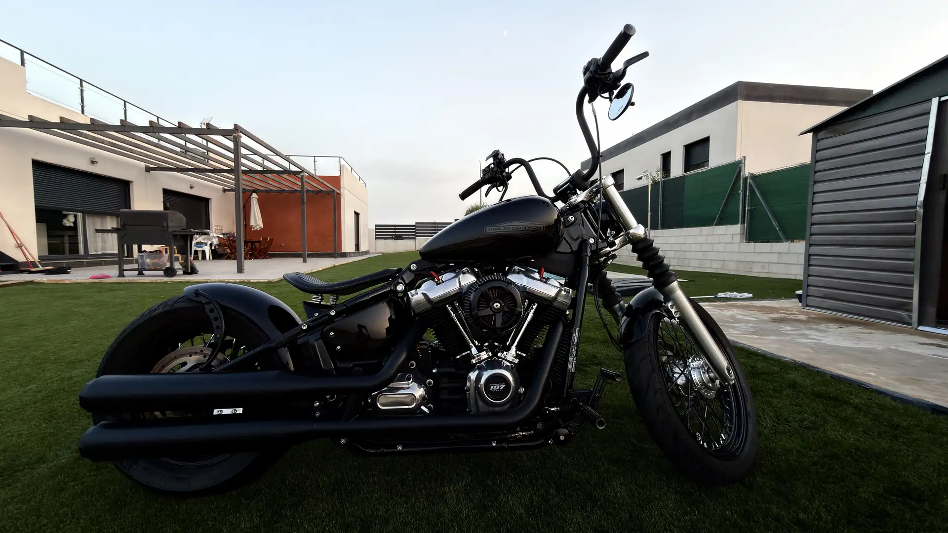 Harley-Davidson Softail FXST 2021 Bobber - 2