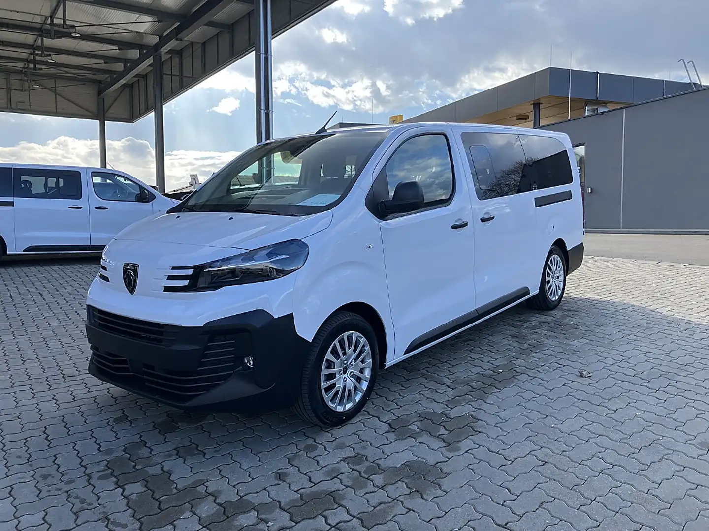 Peugeot Expert Kombi BlueHDi 180 Lang EAT8 9 Sitze Weiß - 1