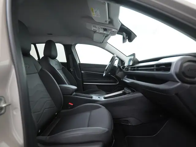 Jeep Avenger view 3