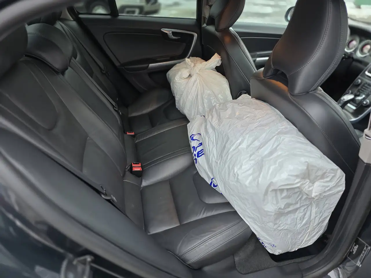 Volvo S60 снимка Volvo S60