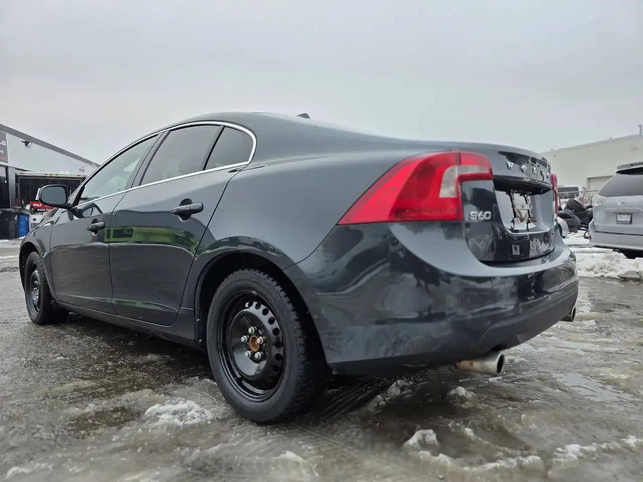 Volvo S60 снимка Volvo S60