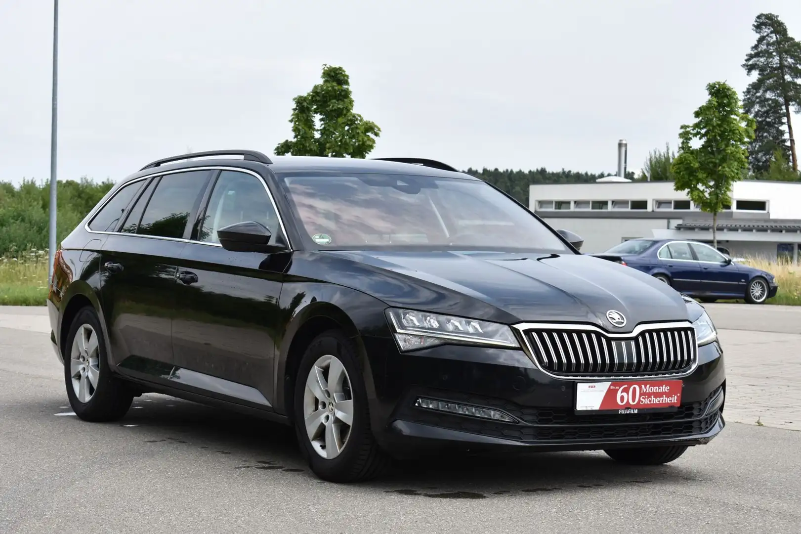 Skoda Superb Ambition*2.0TDI*AHK*LED*DSG*ACC*Virtual Schwarz - 2