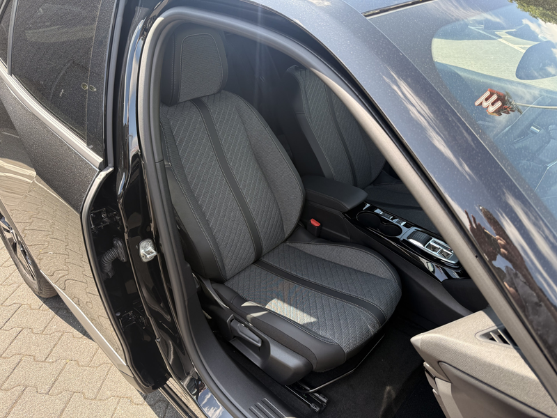 Peugeot e-2008 EV Allure Avantage 54 kWh Vision Plus Pakket / SOH — photo 43