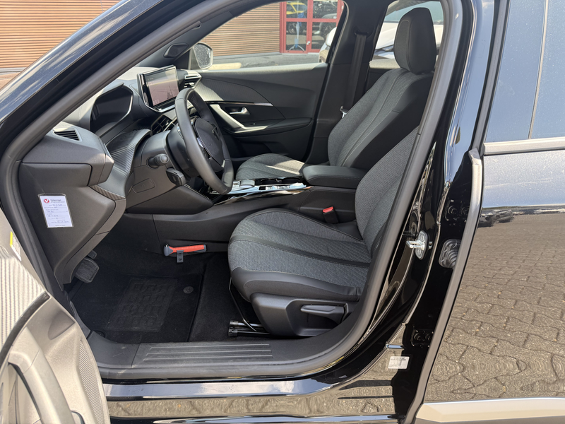 Peugeot e-2008 EV Allure Avantage 54 kWh Vision Plus Pakket / SOH — photo 41