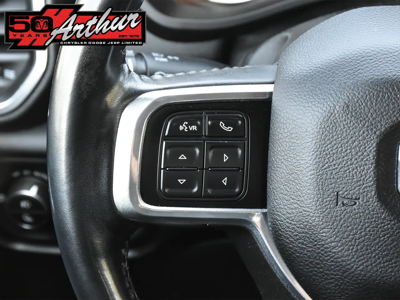 RAM 2500 снимка RAM 2500