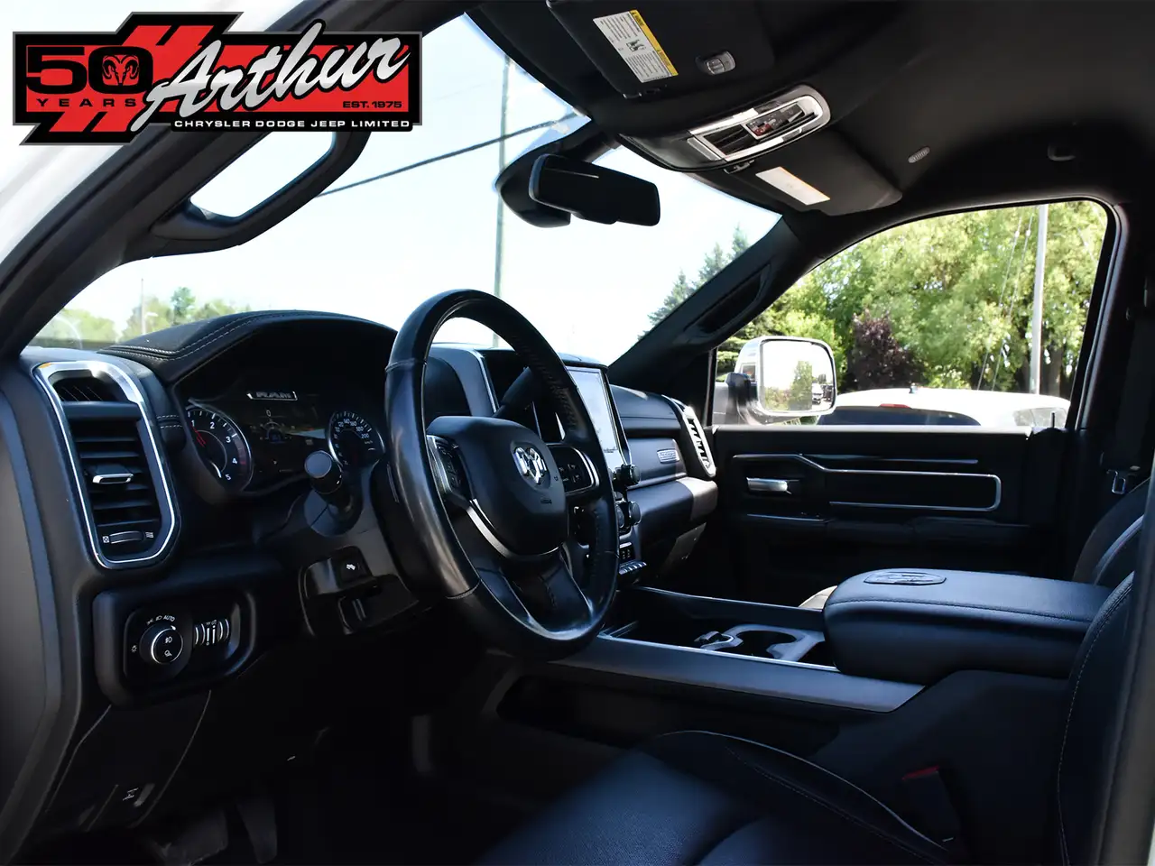 RAM 2500 снимка RAM 2500