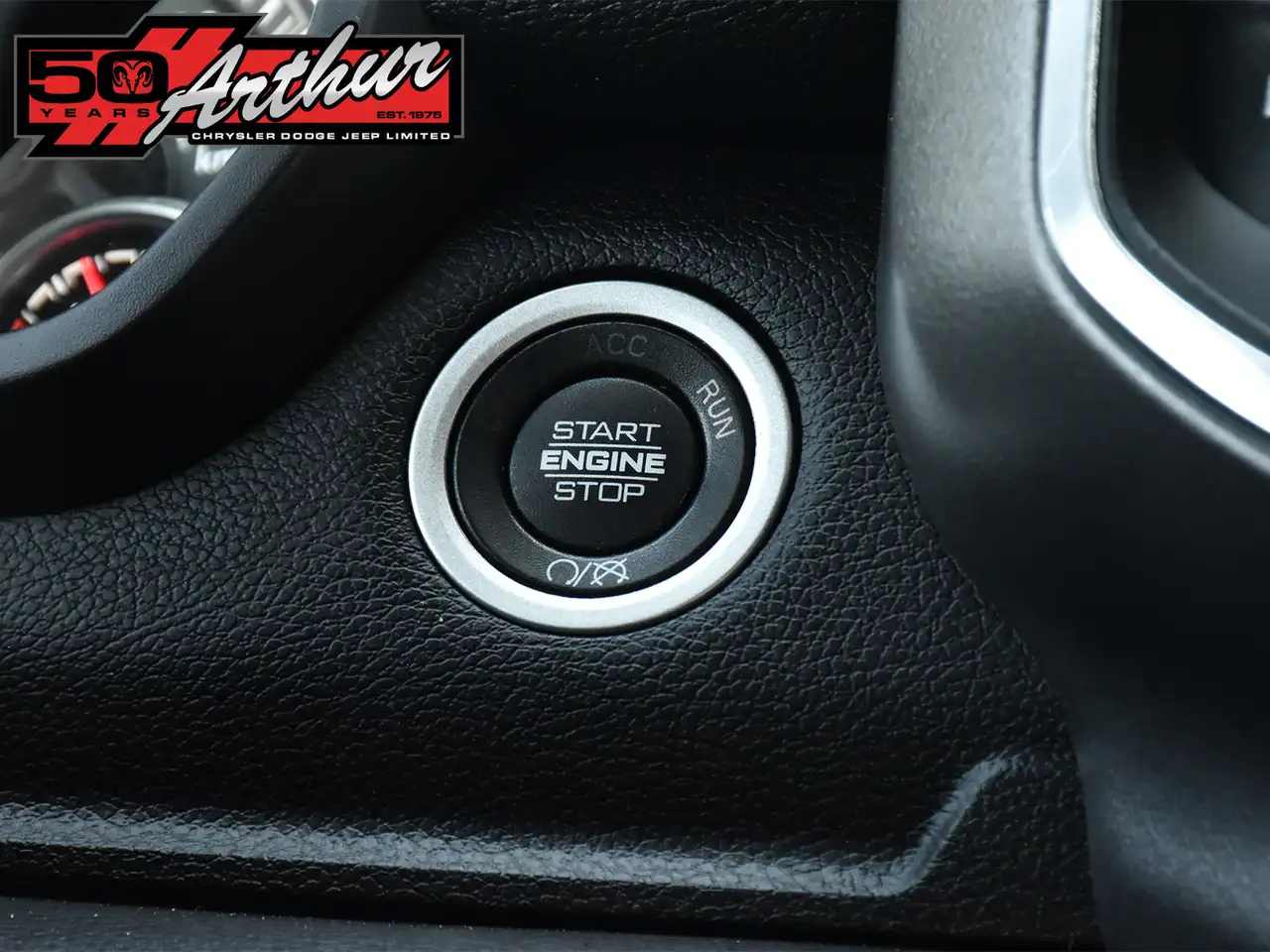 RAM 2500 снимка RAM 2500