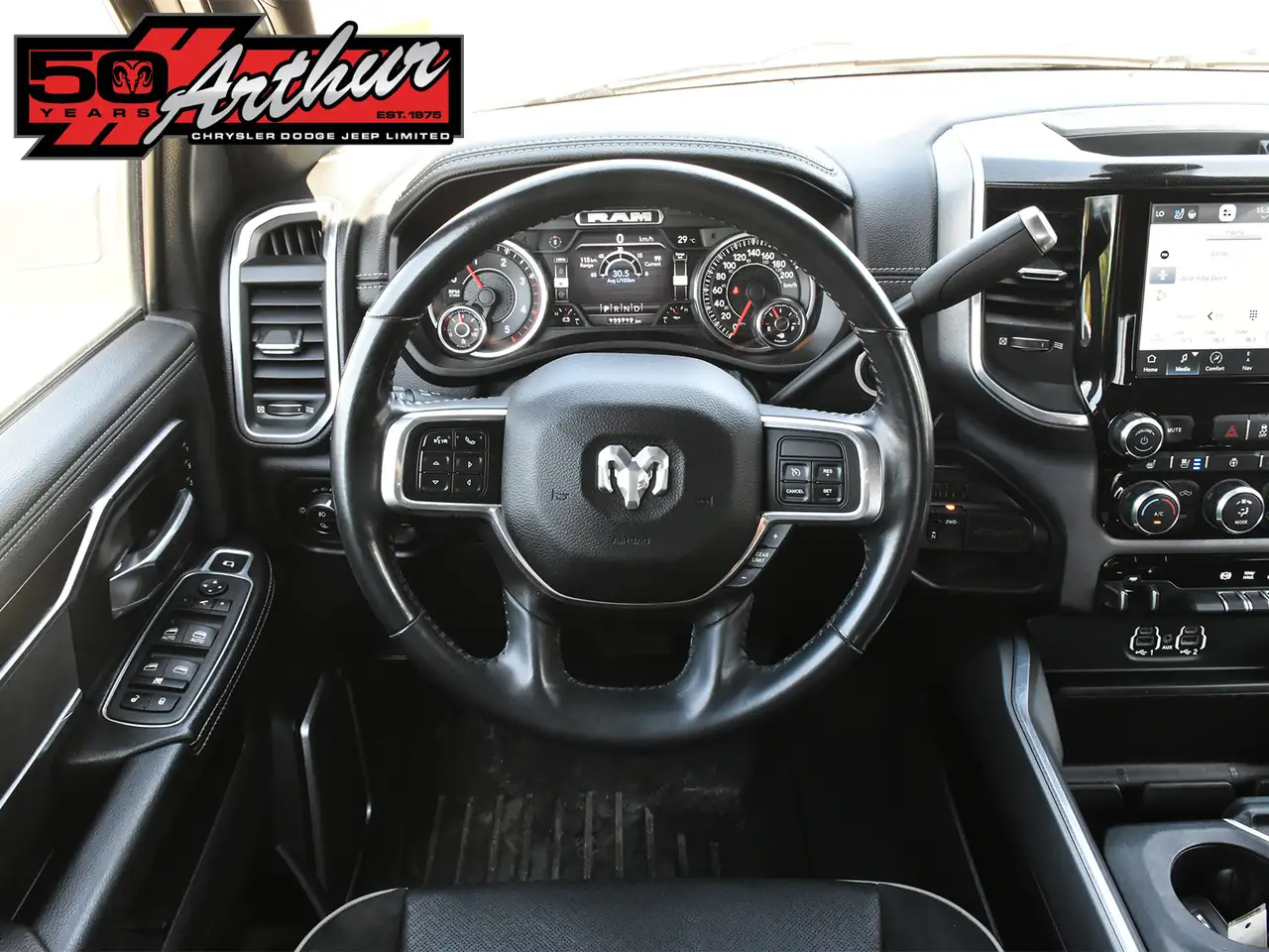 RAM 2500 снимка RAM 2500