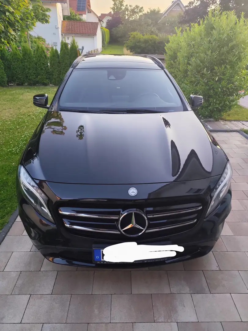 Mercedes-Benz GLA 200 GLA Diesel (CDI) d Schwarz - 1