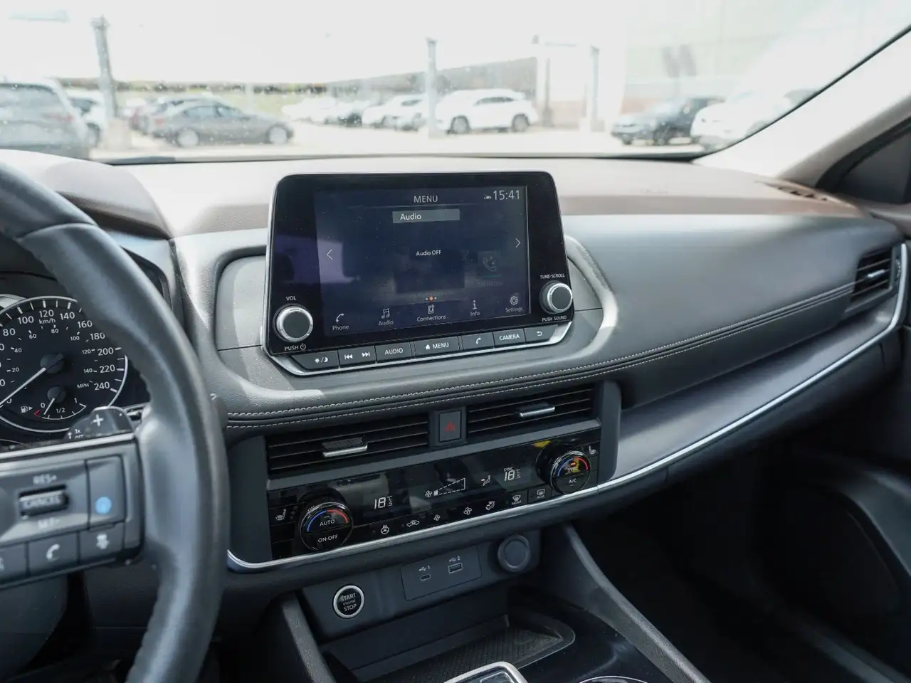 Nissan Rogue снимка Nissan Rogue