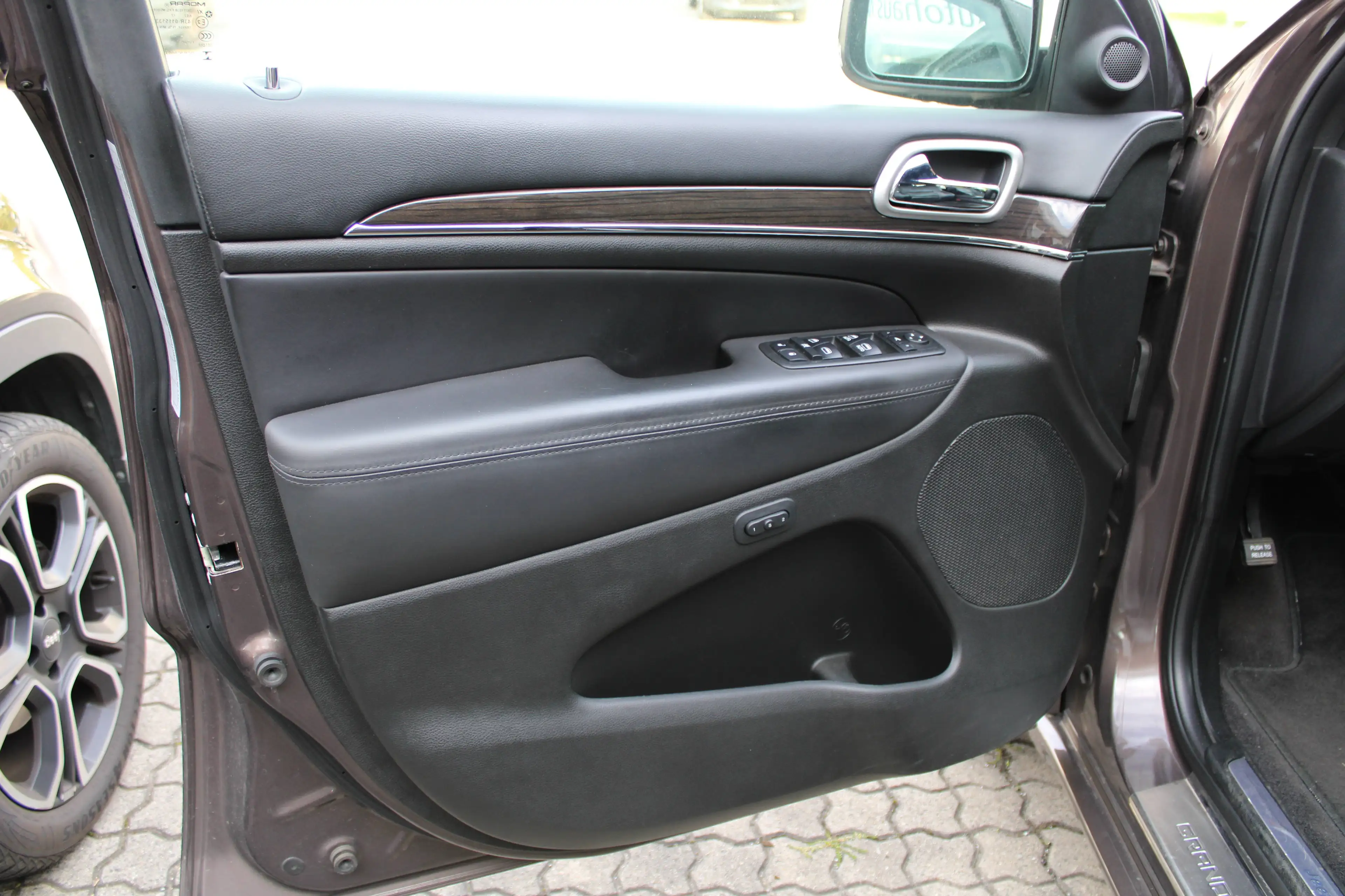 Jeep Grand Cherokee 3.0 CRD Overland * * * MOTORSCHADEN ! * * * — photo 7