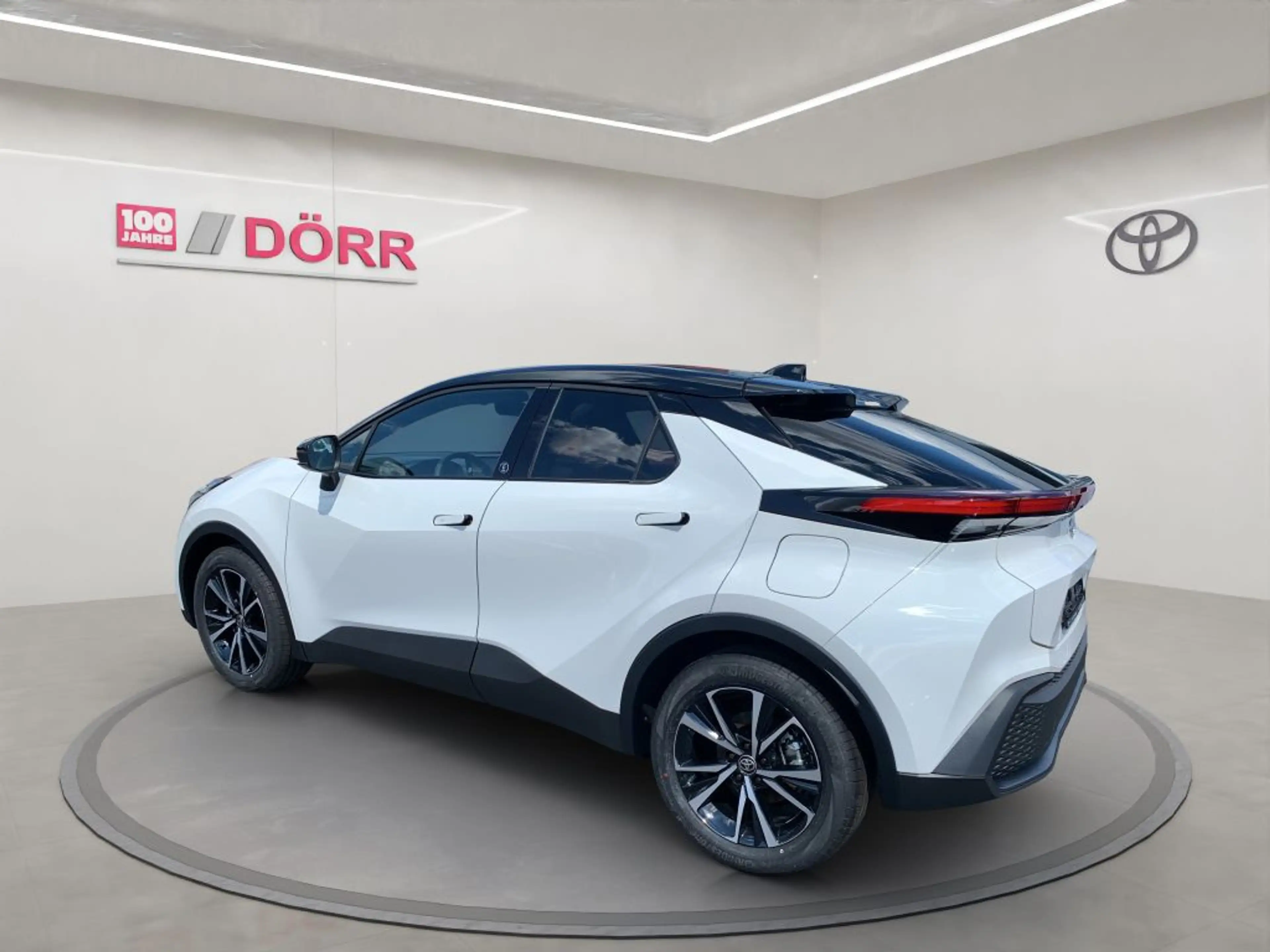 Toyota C-HR 1.8 Hybrid Teamplayer* — photo 2