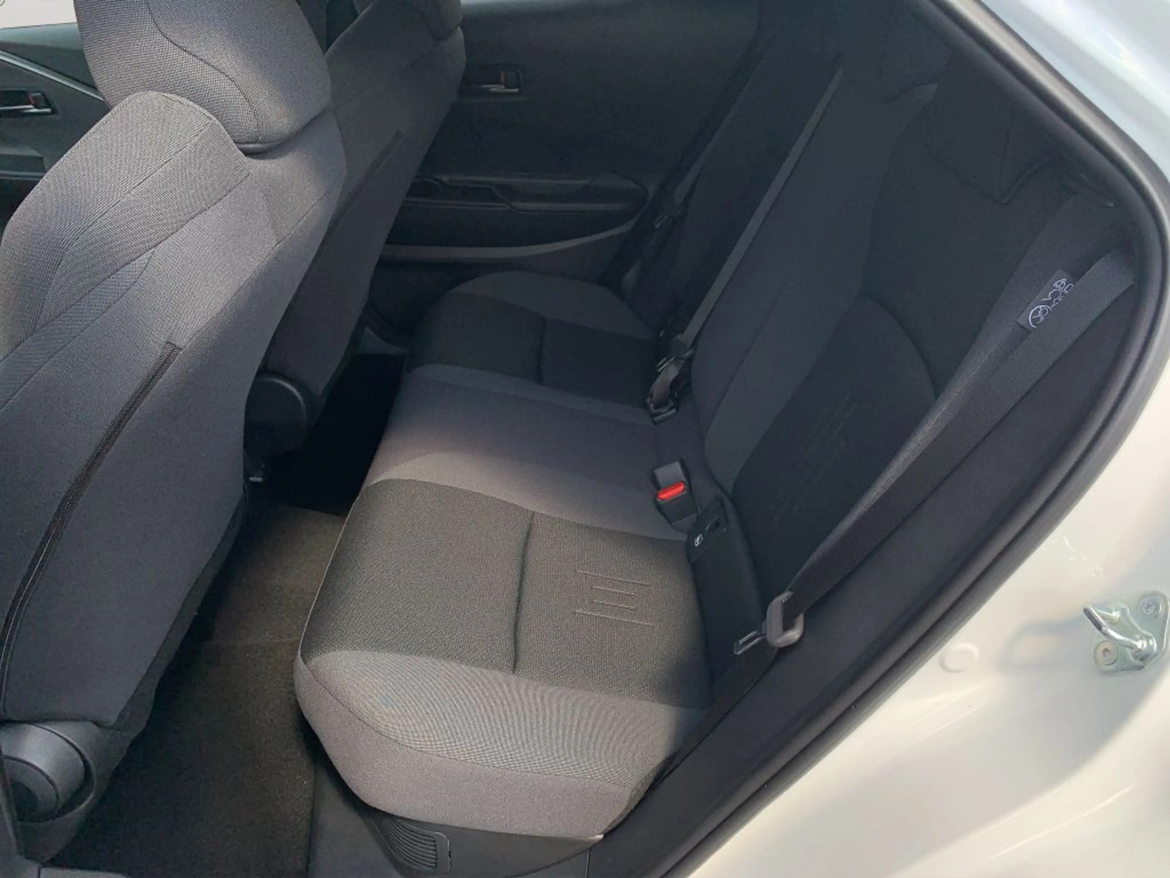 Toyota C-HR 1.8 Hybrid Teamplayer* — photo 9