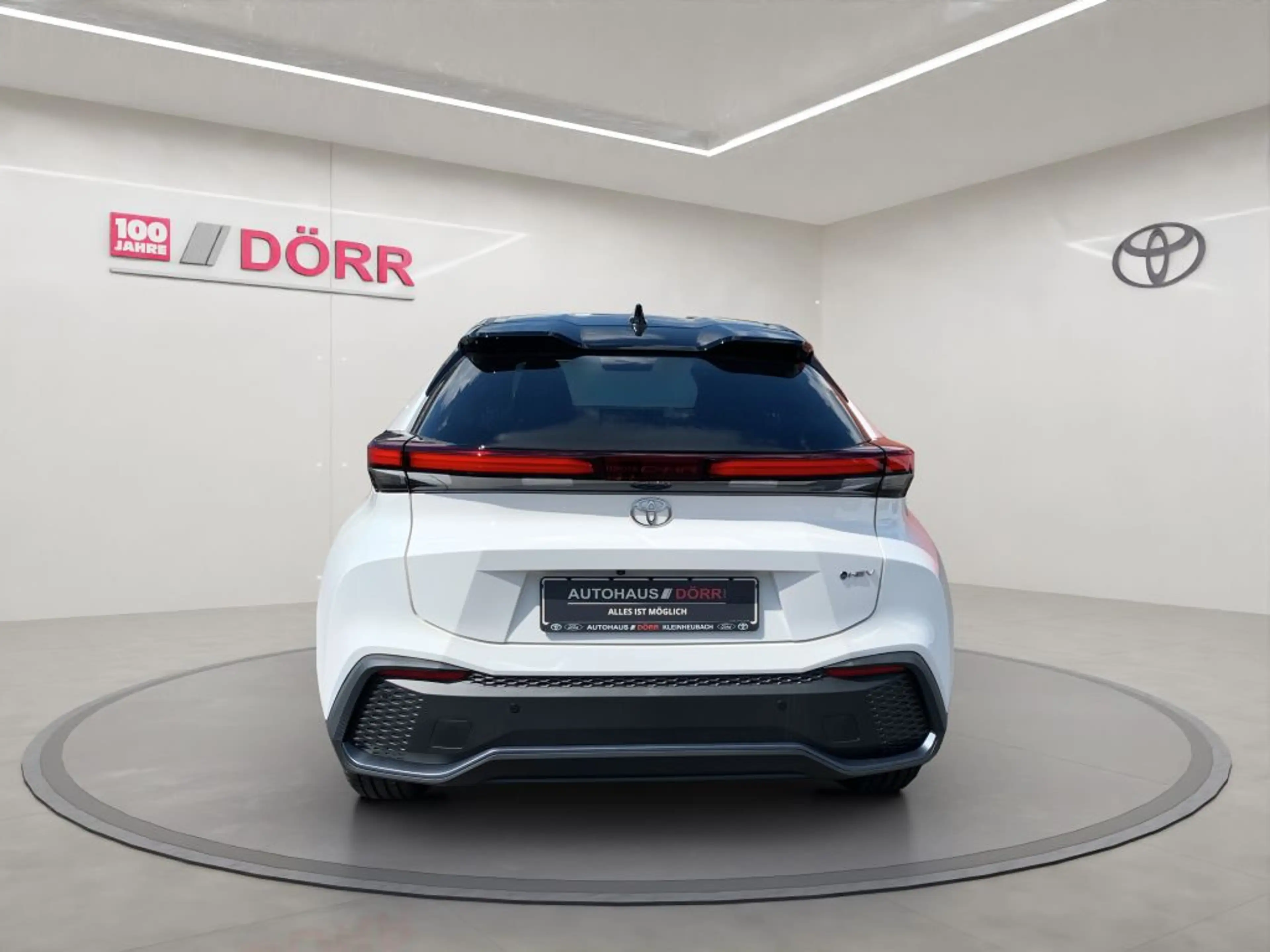 Toyota C-HR 1.8 Hybrid Teamplayer* — photo 3
