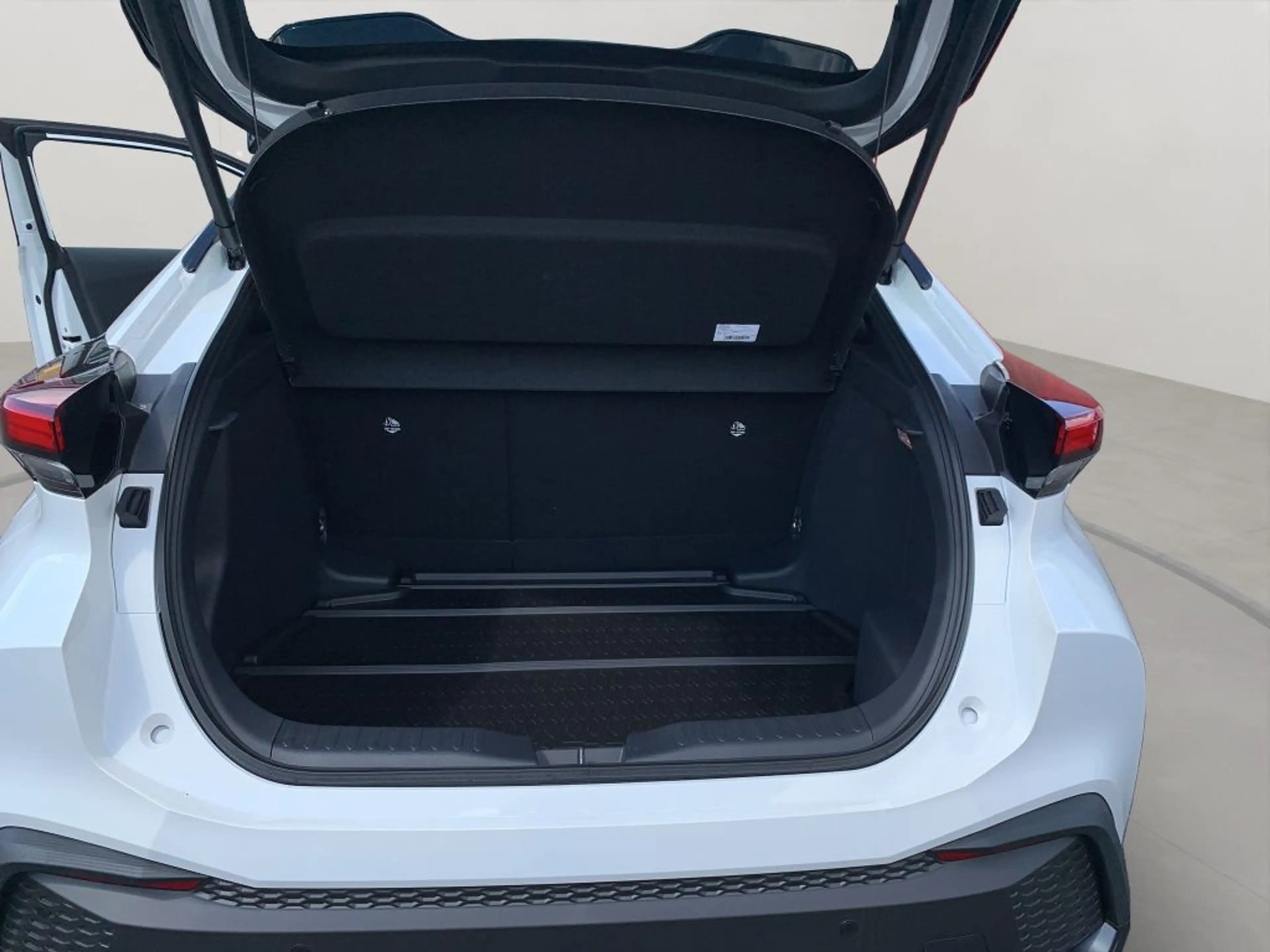 Toyota C-HR 1.8 Hybrid Teamplayer* — photo 10