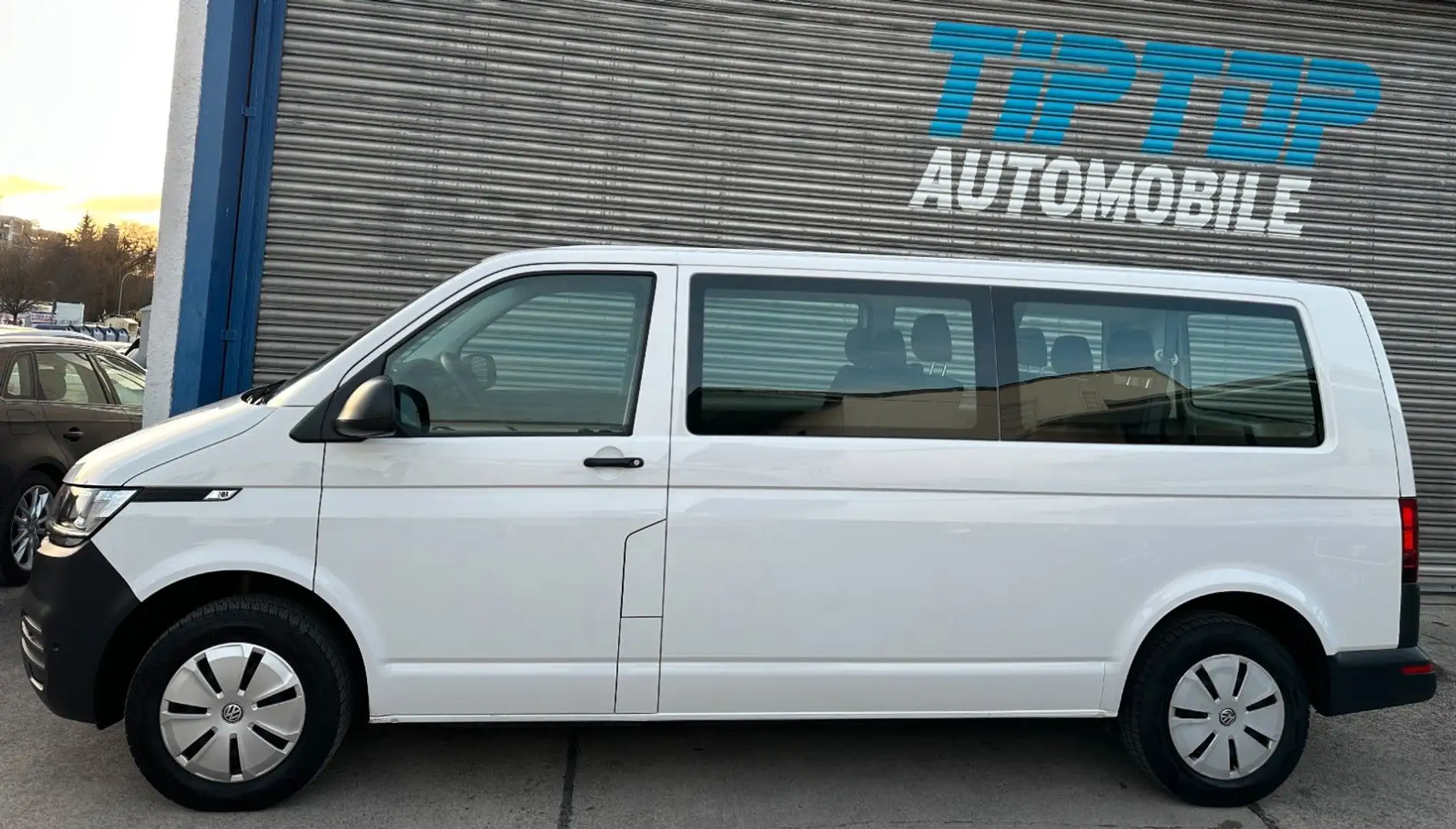 Volkswagen T6 Transporter T6.1 Transporter*LANG*9-SITZE*2xKLIMA*PDC*AHK* Weiß - 2
