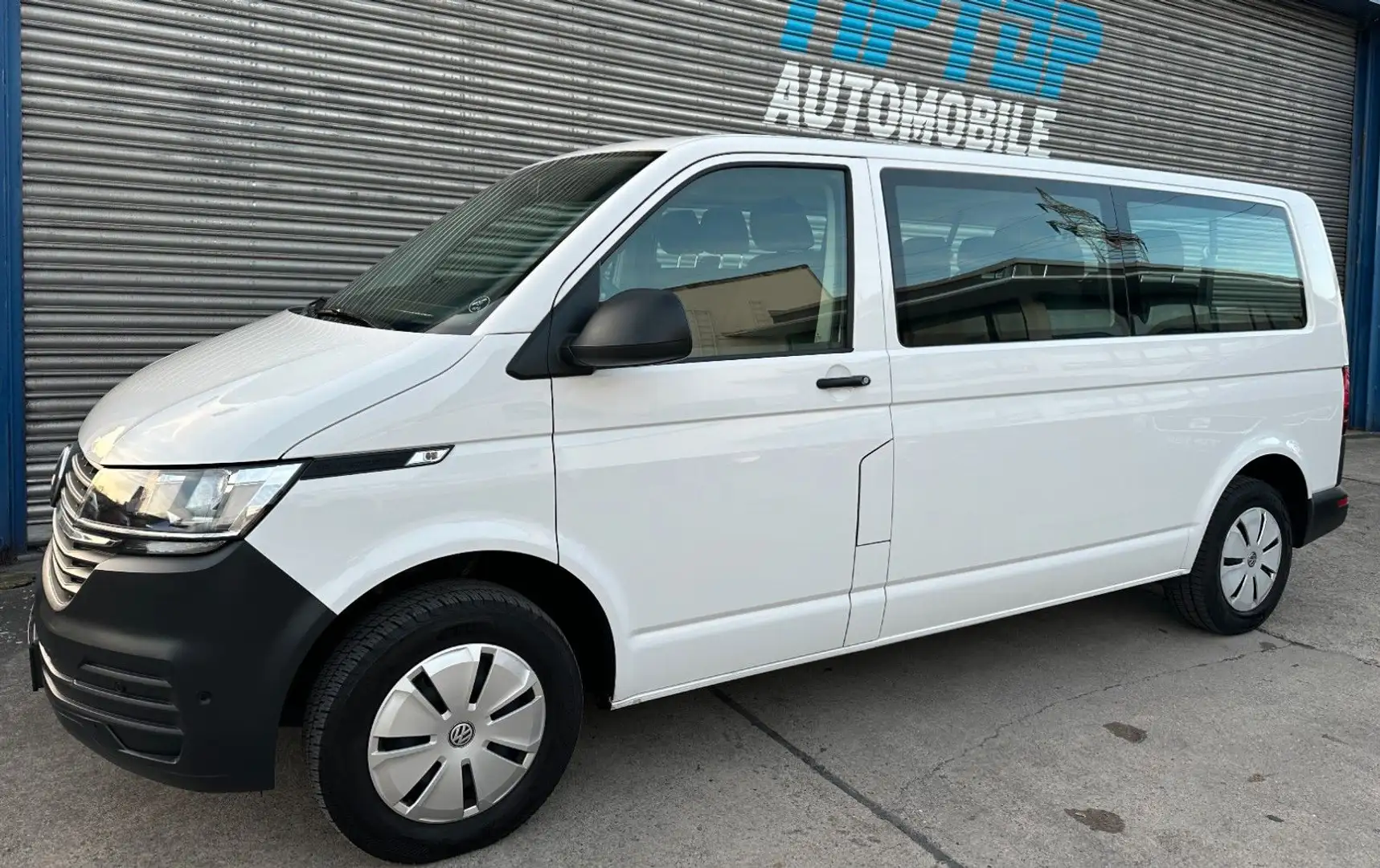 Volkswagen T6 Transporter T6.1 Transporter*LANG*9-SITZE*2xKLIMA*PDC*AHK* Weiß - 1