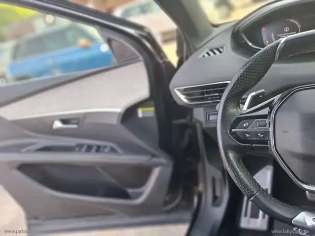 Peugeot 3008 view 9
