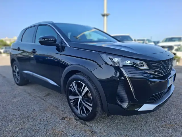 Peugeot 3008 view 3