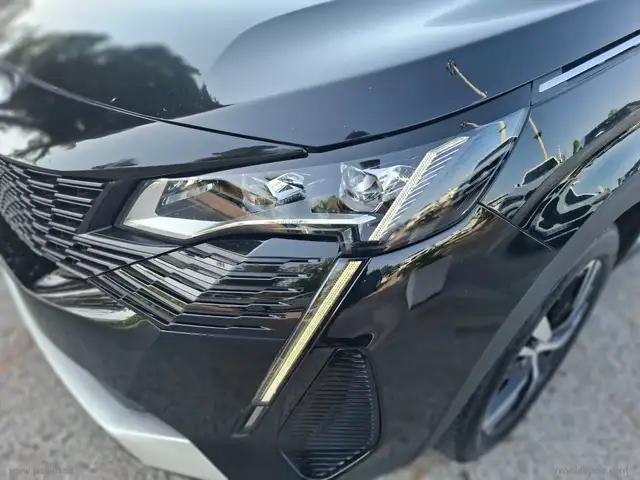 Peugeot 3008 view 4
