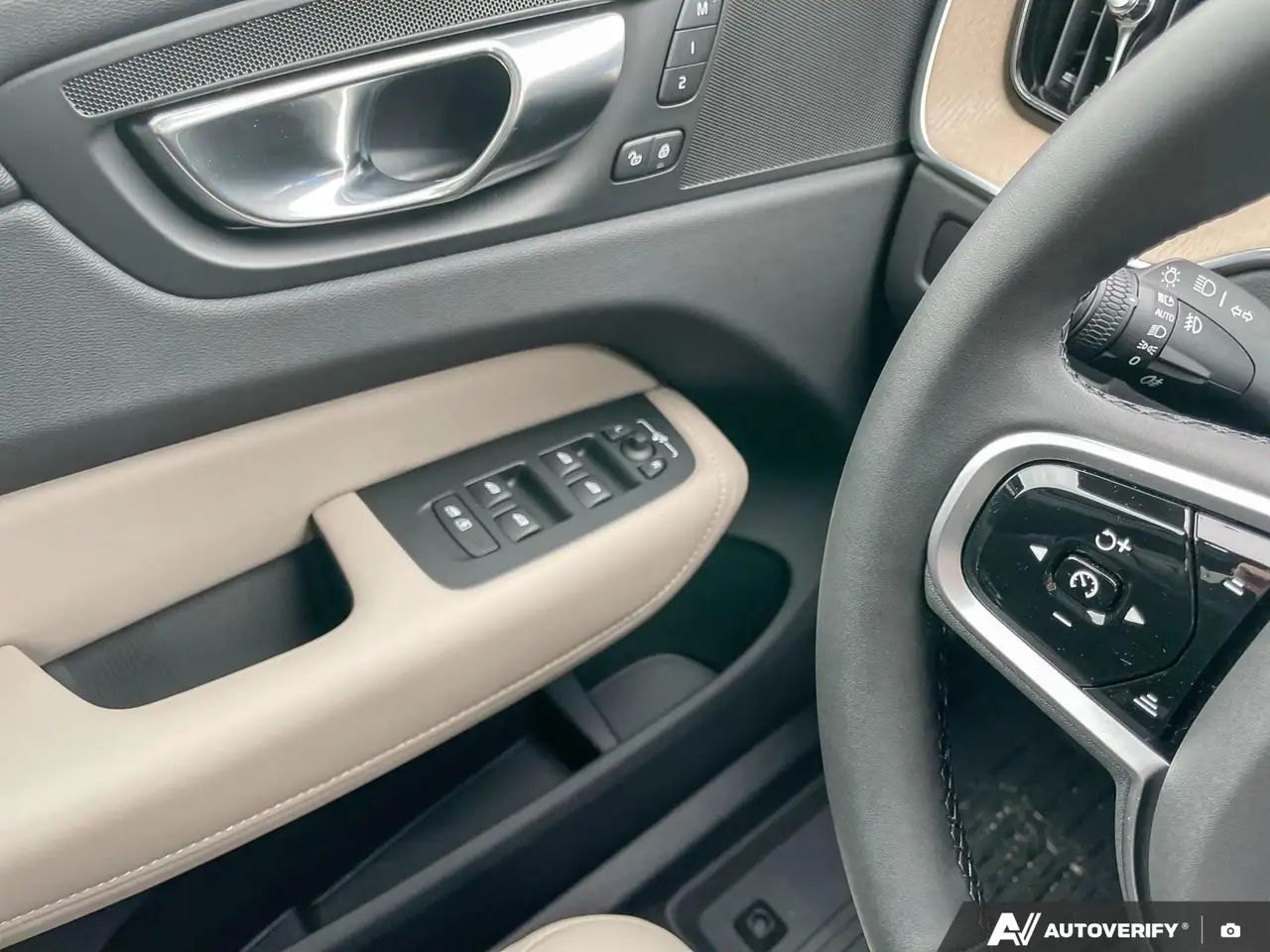 Volvo XC60 снимка Volvo XC60