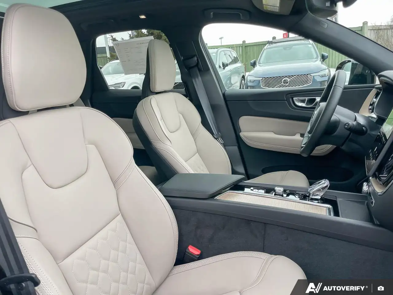 Volvo XC60 снимка Volvo XC60