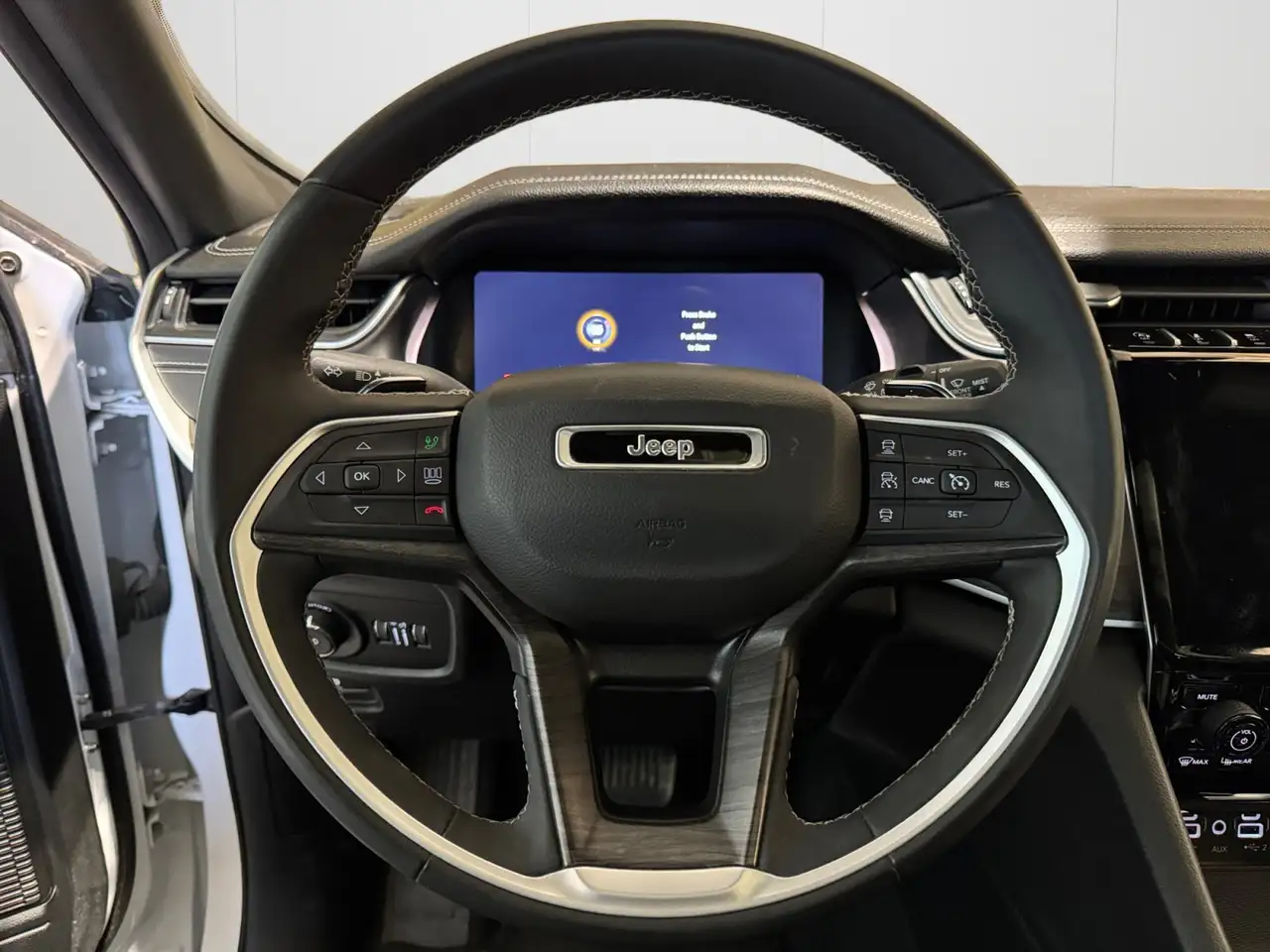 Jeep Grand Cherokee снимка Jeep Grand Cherokee