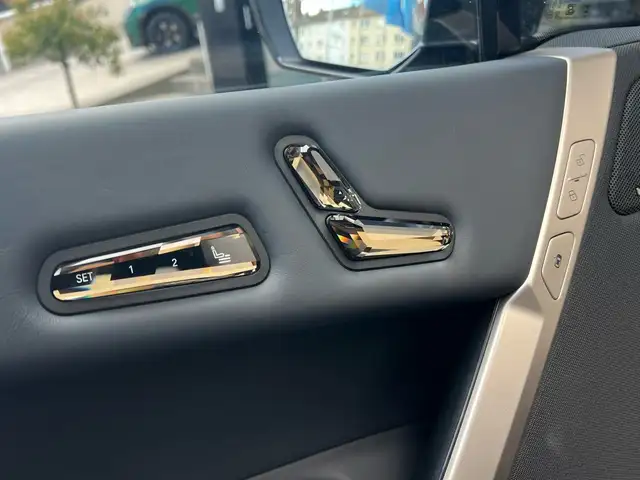 BMW Ix view 17
