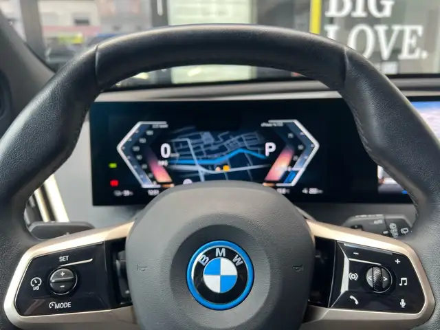 BMW Ix view 14